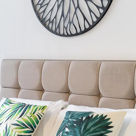 Pet-friendly 1br Sleeps 4 In Bmh Centre With Parking