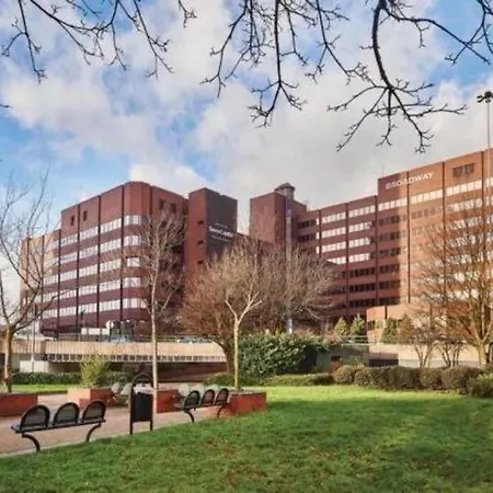 Apartamento Pet-friendly 1br Sleeps 4 In Bmh Centre With Parking *