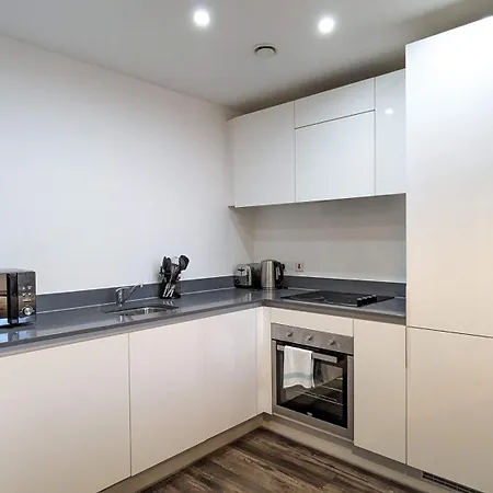 Pet-friendly 1br Sleeps 4 In Bmh Centre With Parking *