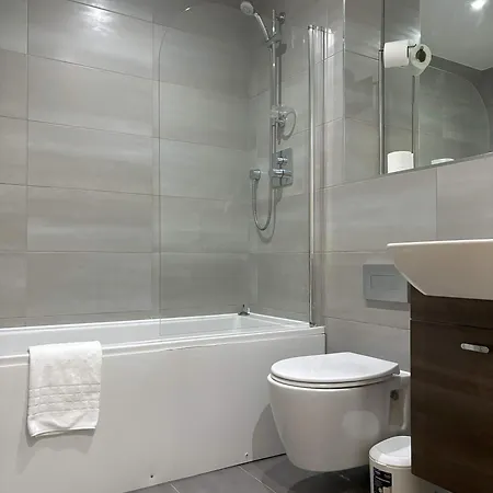 Pet-friendly 1br Sleeps 4 In Bmh Centre With Parking Birmingam